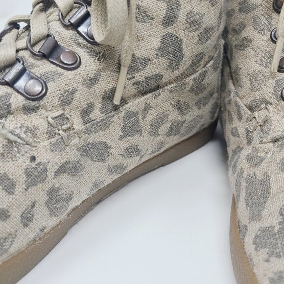 Toms | Women's Animal Print Front Lace Up Booties (Size 11) - Picture 11 of 16